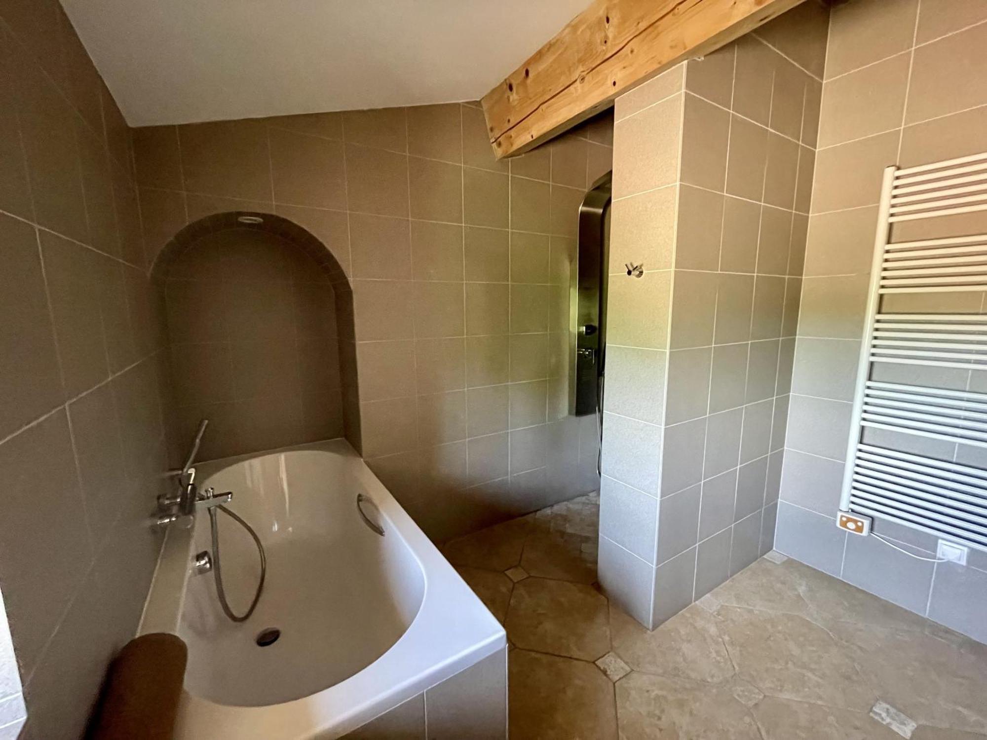 Le Domaine De La Tuilerie - Gite De Charme En Bord De Riviere Avec Piscine Servies-en-Val Habitación foto